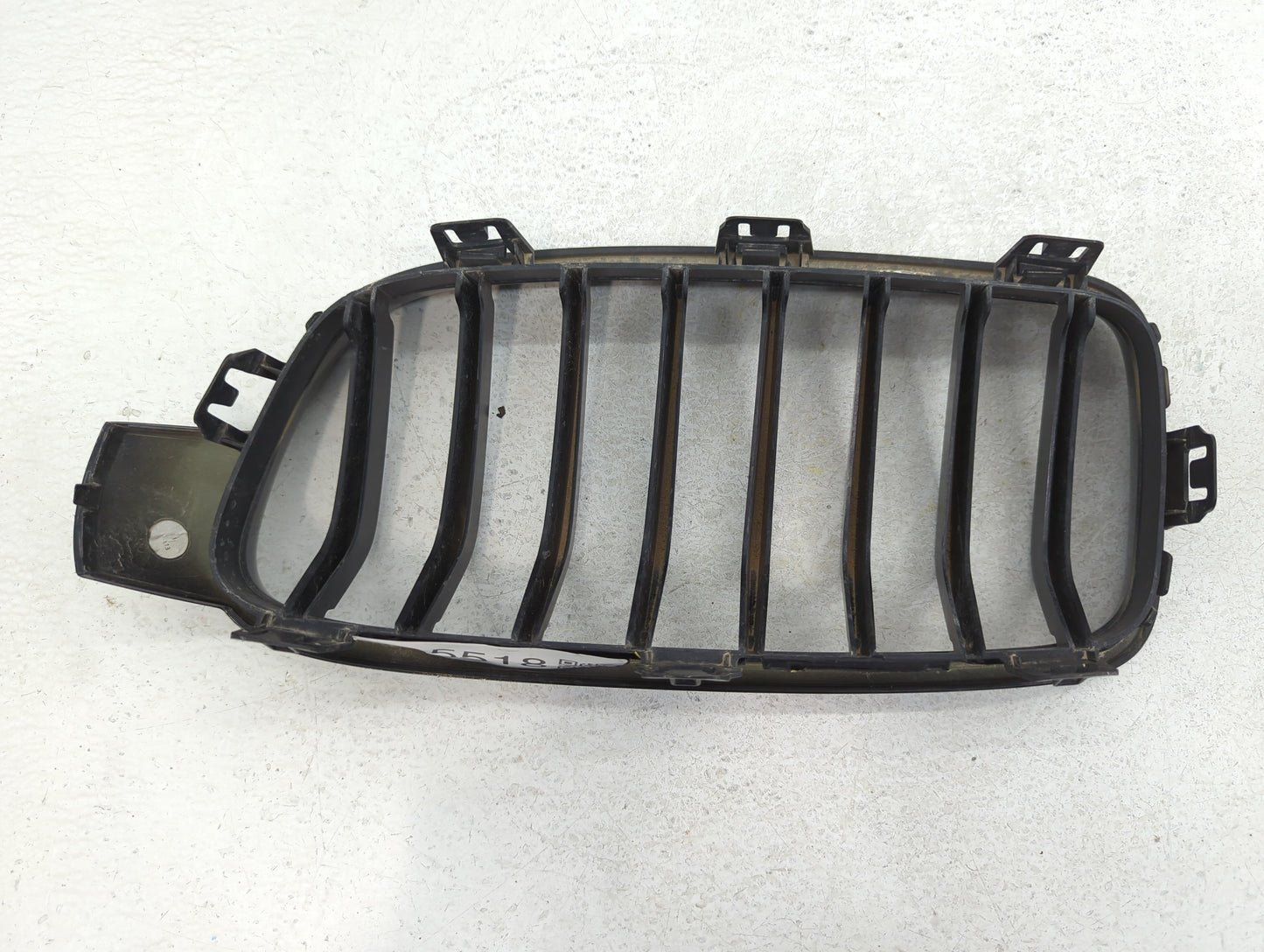 2012-2016 Bmw 328i Front Grille Bumper Not Included - Oemusedautoparts1.com