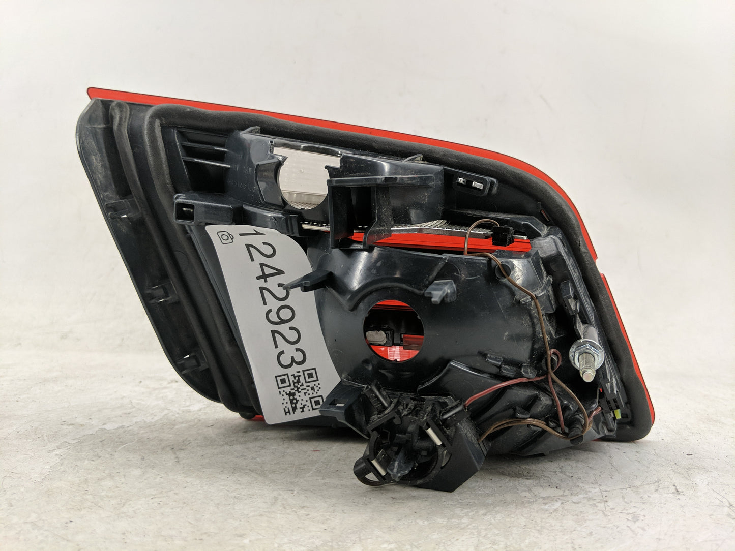 2014 Bmw 535i Passenger Right Side Deck Lid Mounted Tail Light - Oemusedautoparts1.com