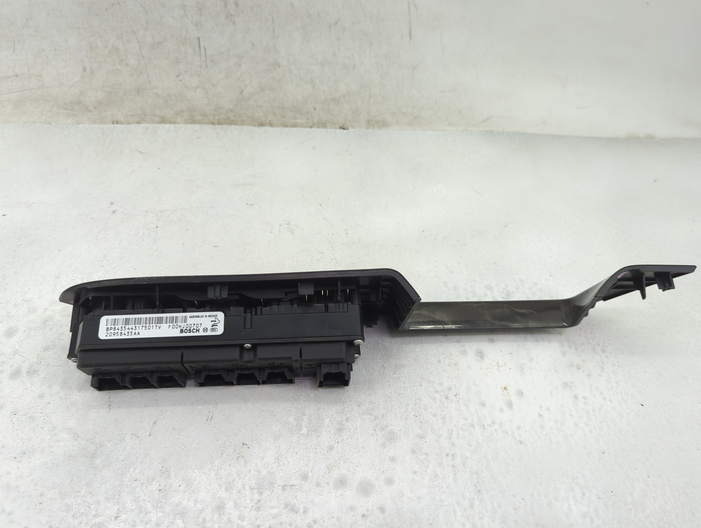 2010-2017 Buick Enclave Master Power Window Switch Replacement Driver Side Left P/N:20958435AA Fits OEM Used Auto Parts - Oe