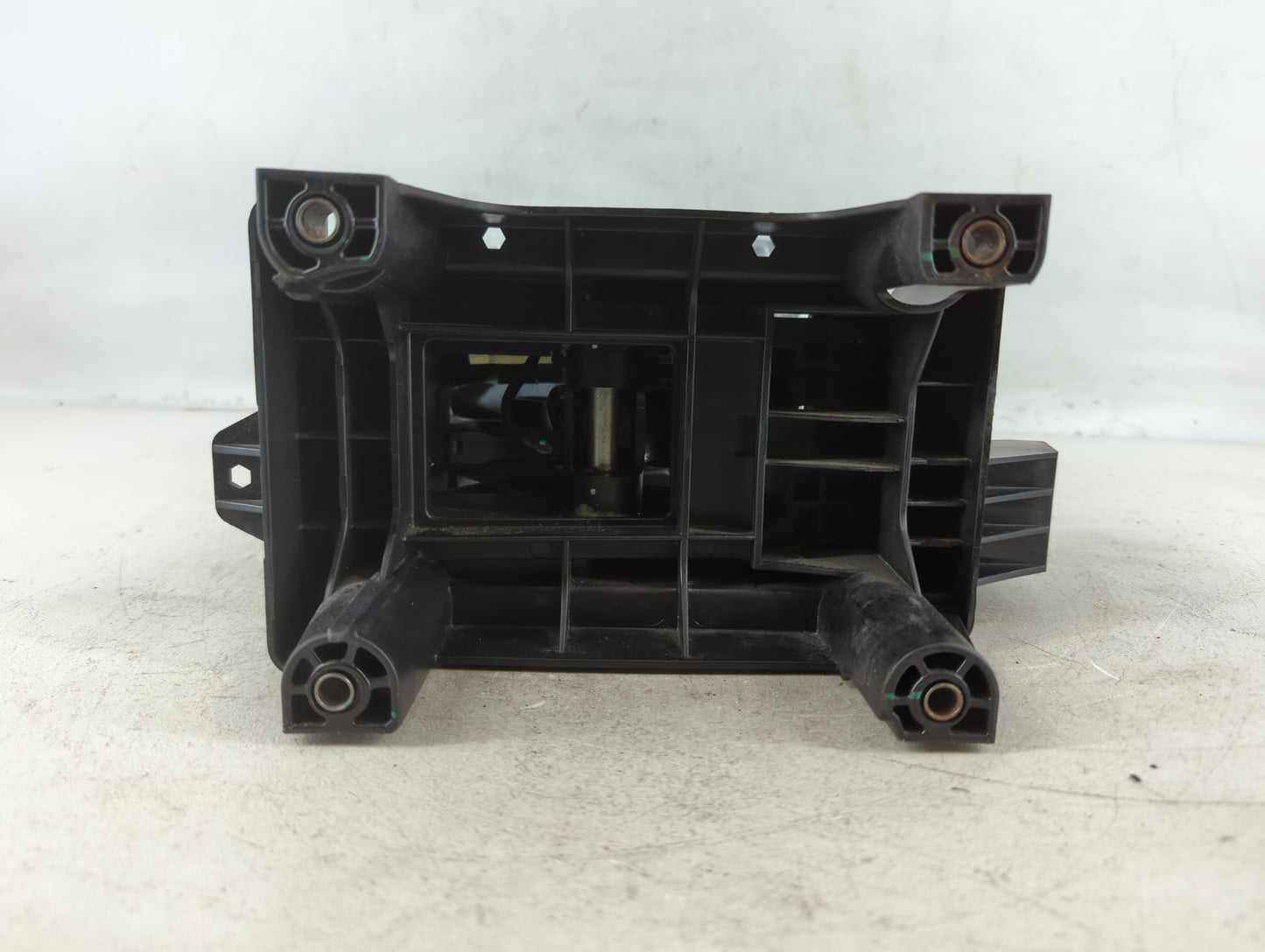 2014 Buick Encore Floor Console Assembly Shifter - Oemusedautoparts1.com