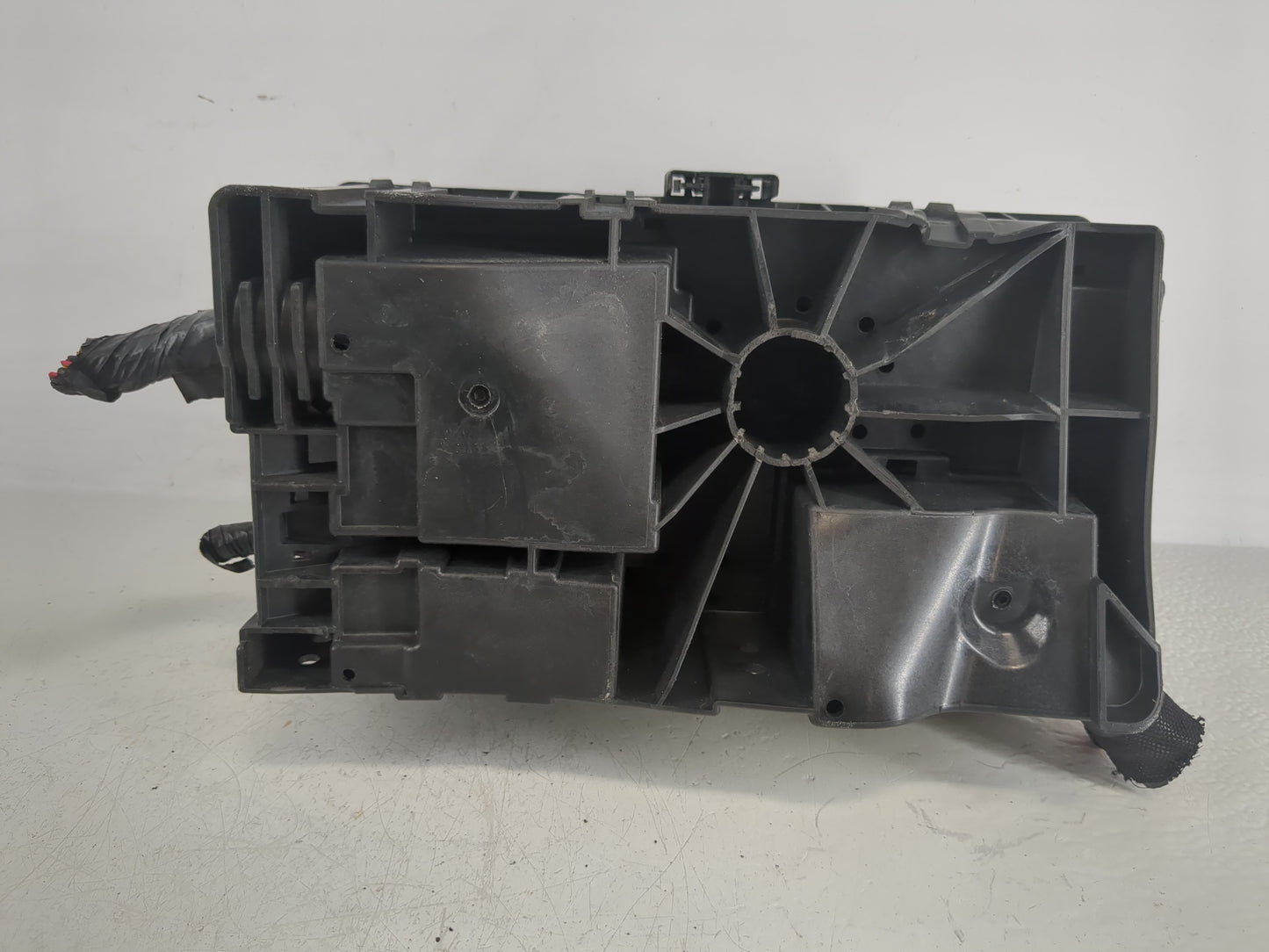 2014-2016 Buick Lacrosse Fusebox Fuse Box Panel Relay Module P/N:7242U 90767242-02 Fits Fits 2014 2015 2016 OEM Used Auto Pa