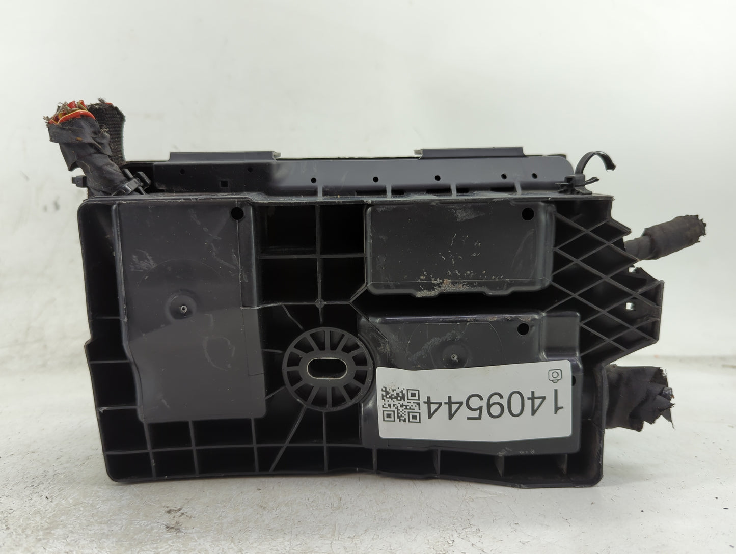 2013-2016 Buick Verano Fusebox Fuse Box Panel Relay Module P/N:13403357 Fits Fits 2013 2014 2015 2016 OEM Used Auto Parts -
