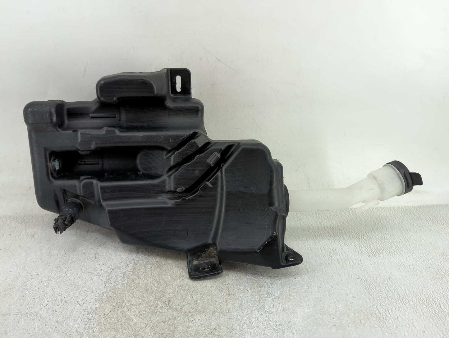 2014-2017 Buick Verano Windshield Washer Fluid Reservoir Bottle Oem - Oemusedautoparts1.com