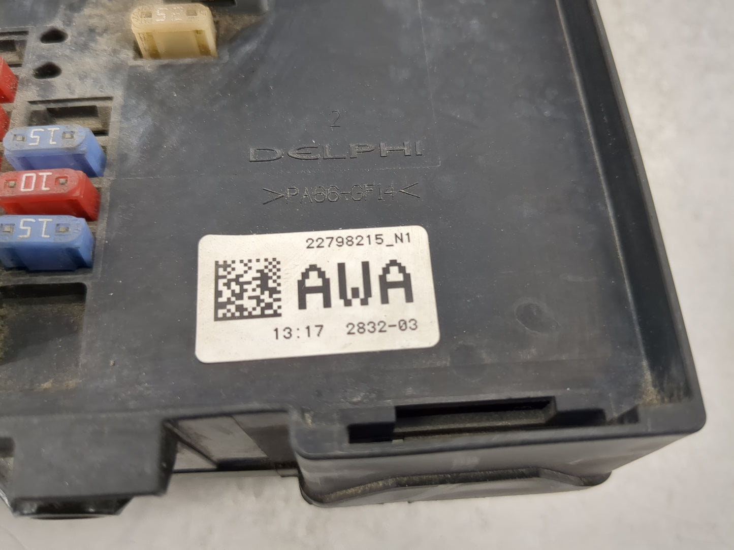 2010-2014 Cadillac Escalade Fusebox Fuse Box Panel Relay Module P/N:22798215 Fits Fits 2010 2011 2012 2013 2014 OEM Used Aut