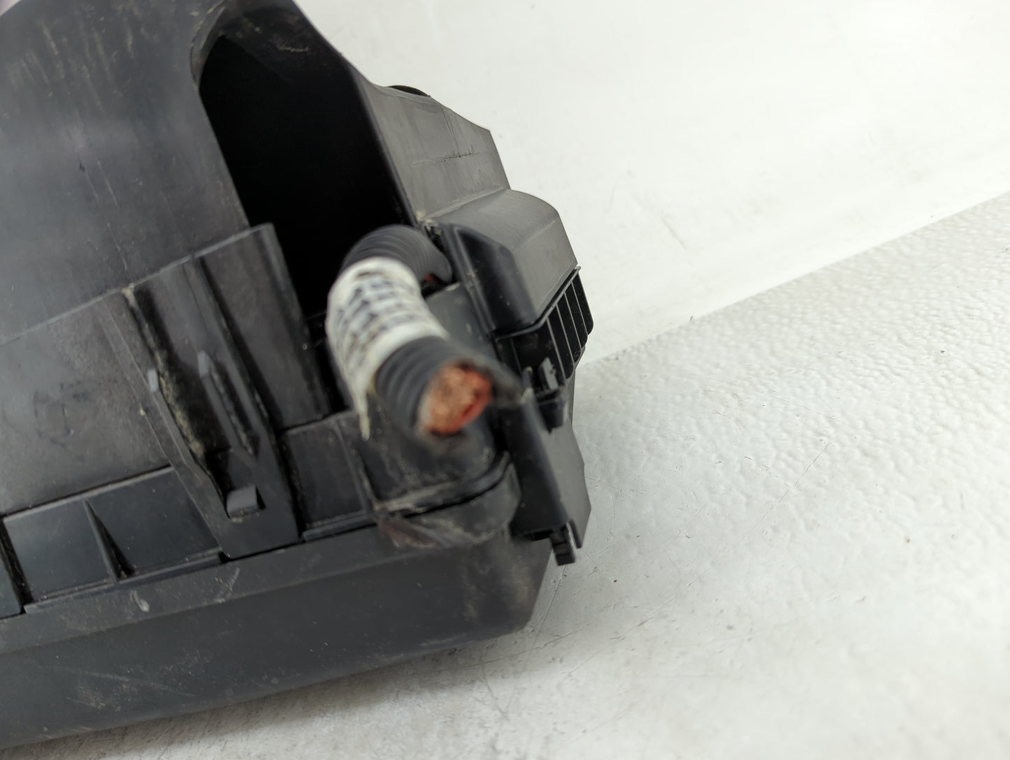 2014-2016 Cadillac Srx Fusebox Fuse Box Panel Relay Module P/N:22880546 Fits Fits 2014 2015 2016 OEM Used Auto Parts - Oemus