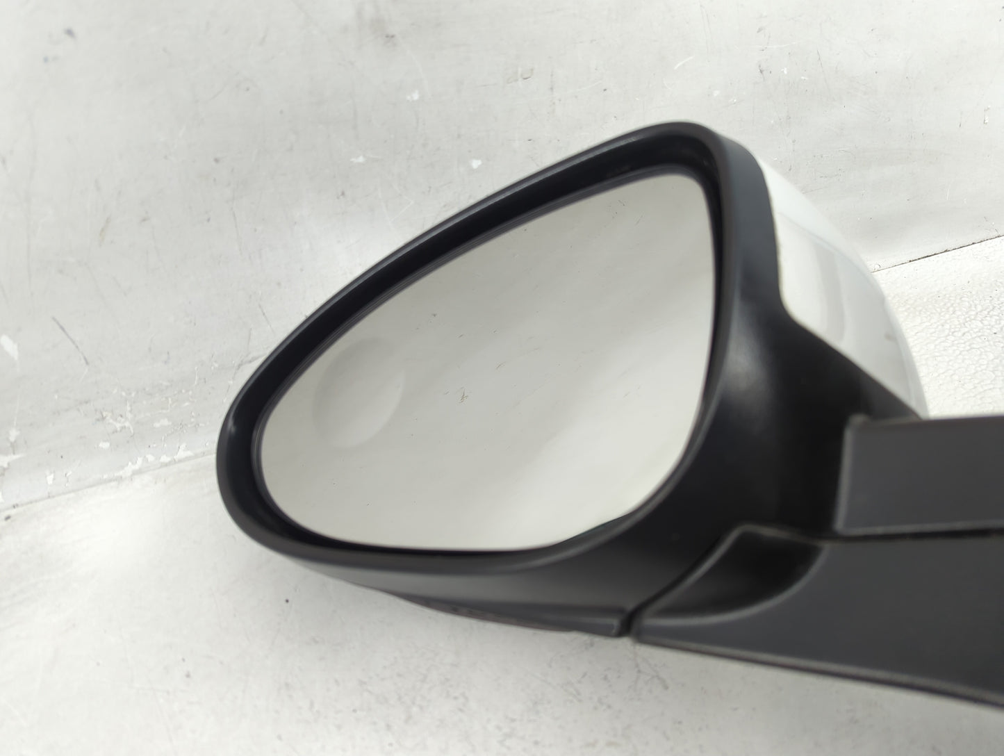 2014 Chevrolet Aveo Driver Side View Mirror - Left Door Mirror OEM Used - Oemusedautoparts1.com