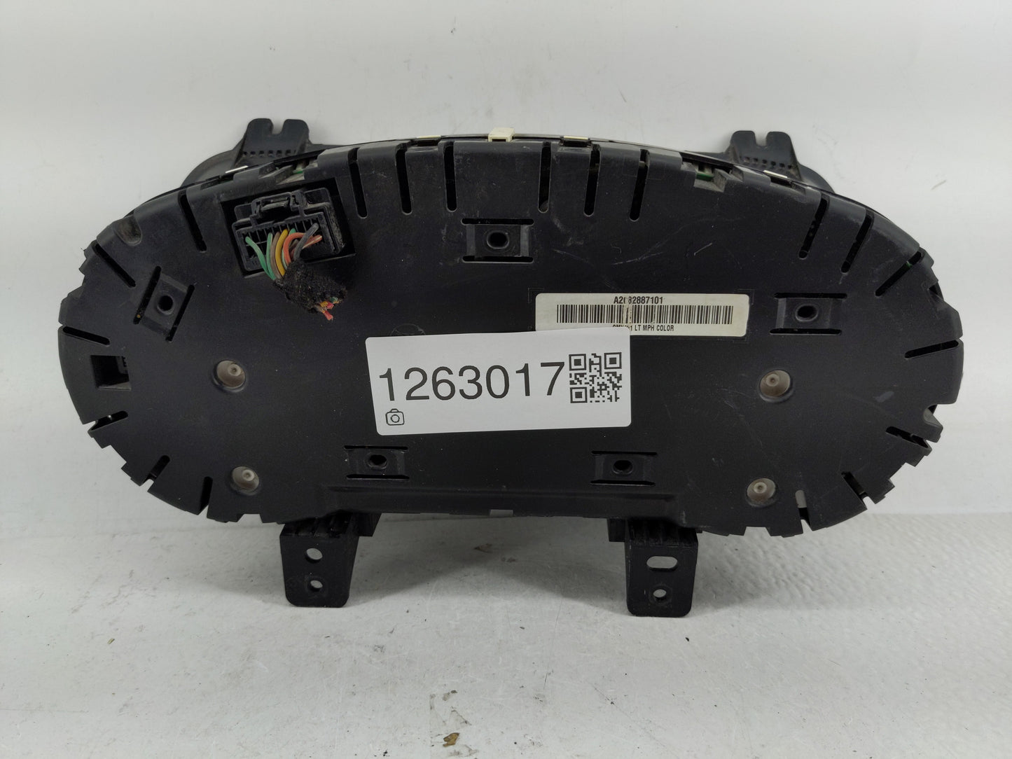 2014 Chevrolet Camaro Instrument Cluster Speedometer Gauges P/N:23134057 Fits OEM Used Auto Parts - Oemusedautoparts1.com