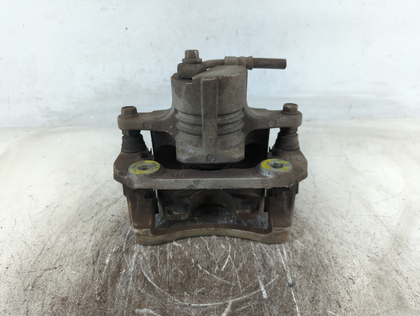 2010-2015 Chevrolet Camaro Front Driver Left Brake Caliper - Oemusedautoparts1.com
