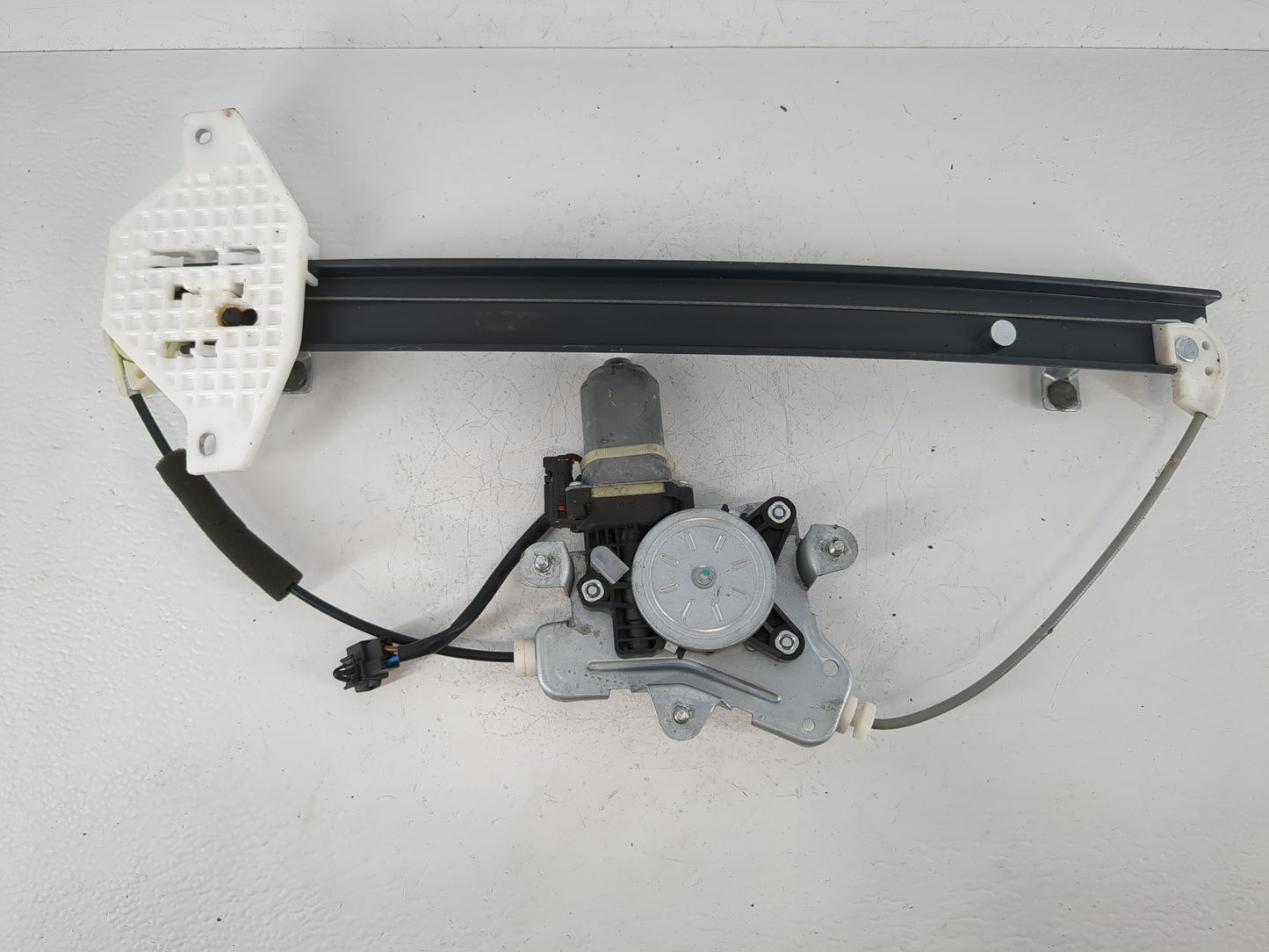 2012-2015 Chevrolet Captiva Sport Driver Rear Left Power Window Motor - Oemusedautoparts1.com