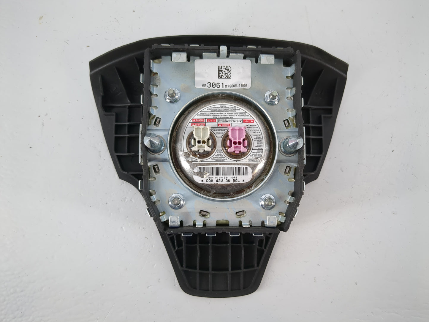 2012 Chevrolet Captiva Sport Air Bag Driver Left Steering Wheel Mounted - Oemusedautoparts1.com