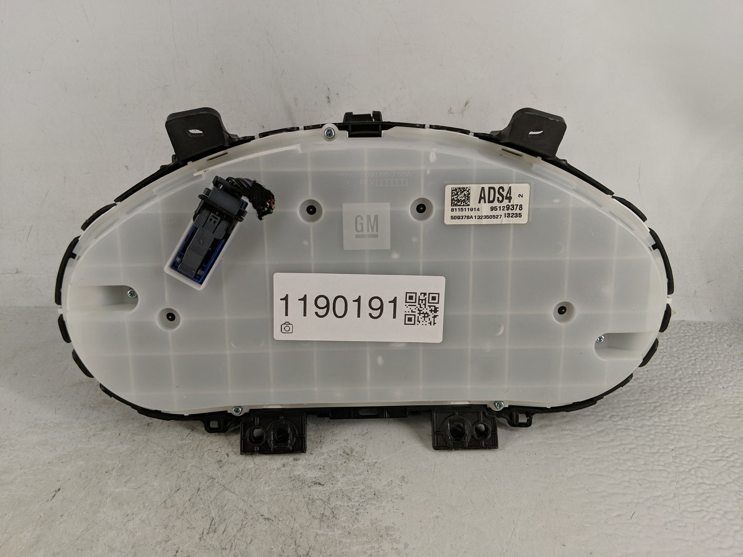 2013-2014 Chevrolet Cruze Instrument Cluster Speedometer Gauges P/N:95129378 811511914 Fits Fits 2013 2014 OEM Used Auto Par
