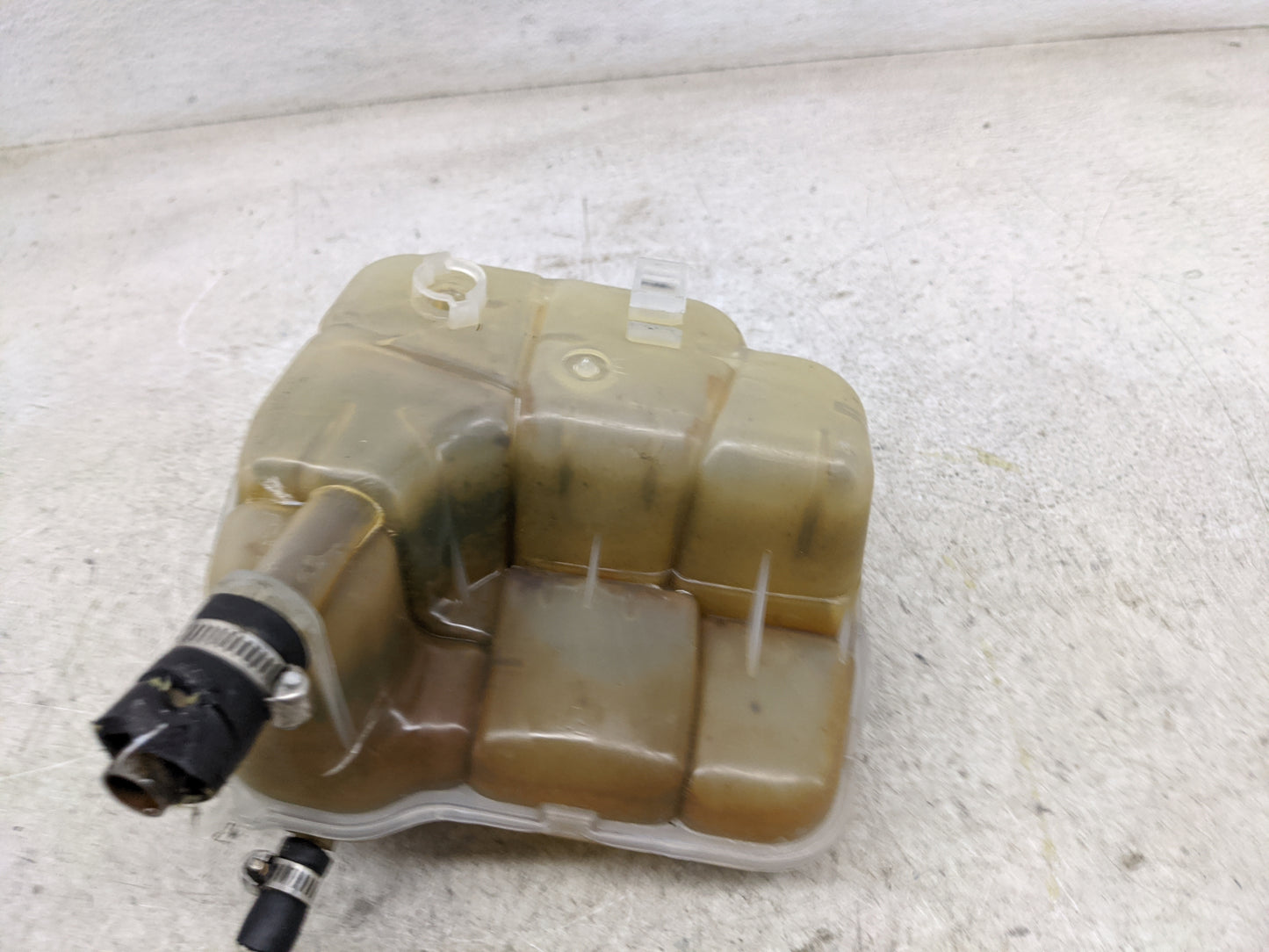 2011 Chevrolet Cruze Radiator Coolant Overflow Expansion Tank Bottle 1481109 - Oemusedautoparts1.com