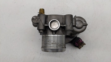 2011-2016 Chevrolet Cruze Throttle Body P/N:55565489 12644239AA, 55581662 Fits Fits 2011 2012 2013 2014 2015 2016 2017 2018 2019 OEM Used Auto Parts