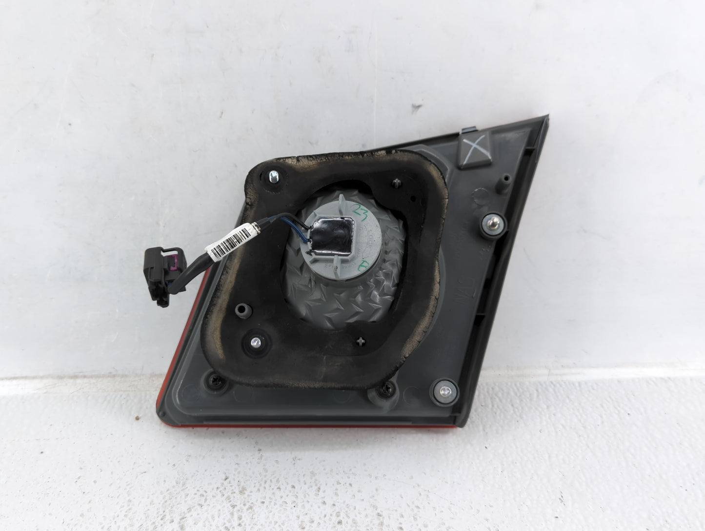 2011-2016 Chevrolet Cruze Tail Light Assembly Driver Left OEM P/N:0042124 Fits Fits 2011 2012 2013 2014 2015 2016 OEM Used A