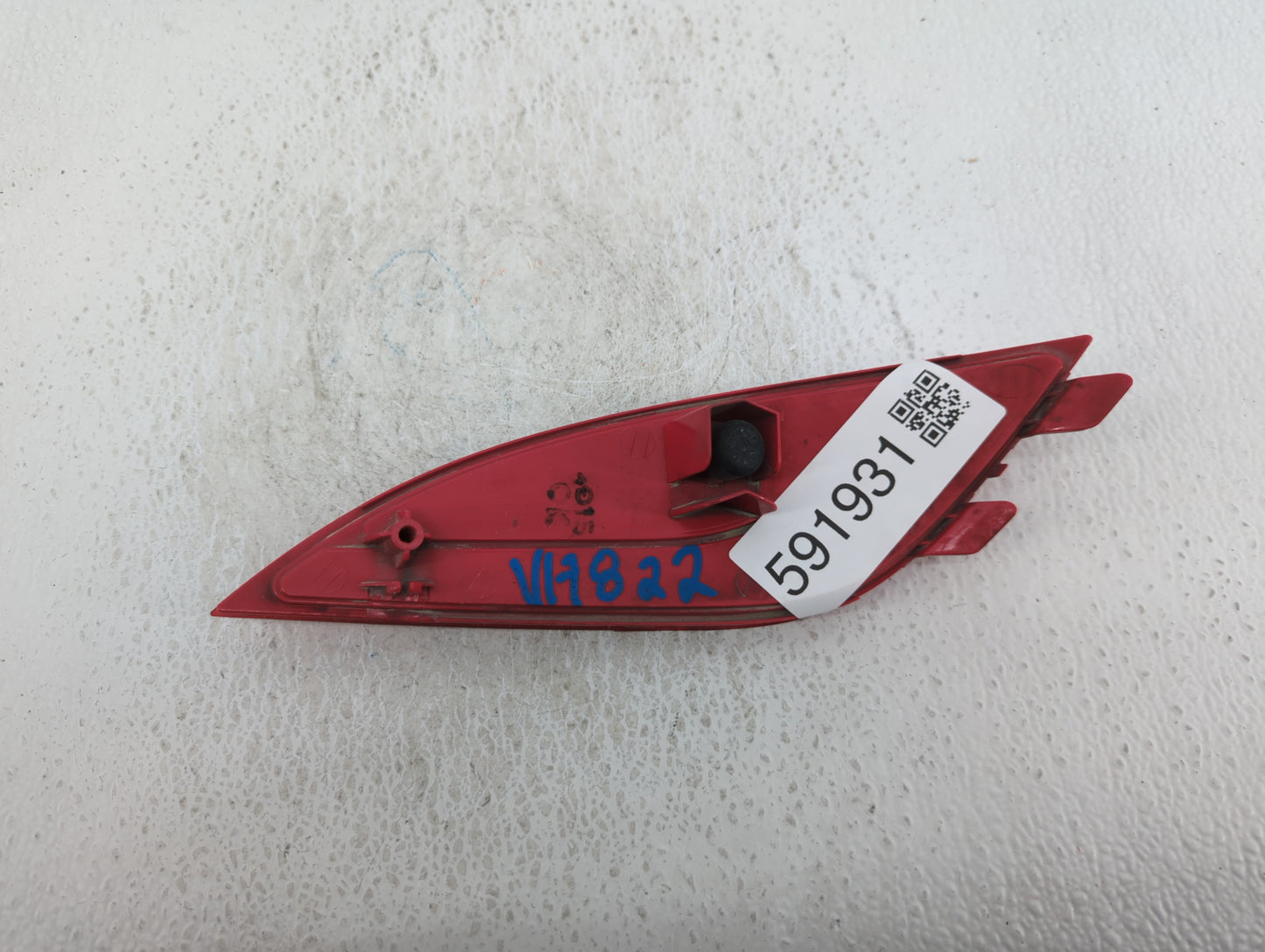 2011-2016 Chevrolet Cruze Tail Light Assembly Driver Left OEM Fits Fits 2011 2012 2013 2014 2015 2016 OEM Used Auto Parts -