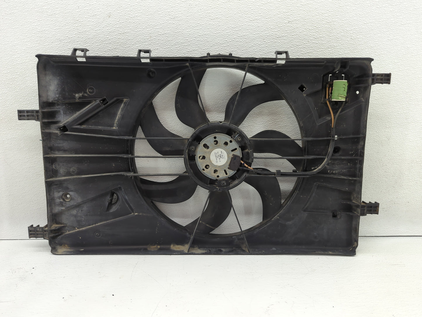 2011-2016 Chevrolet Cruze Left Radiator Fan Motor Assembly Black - Oemusedautoparts1.com