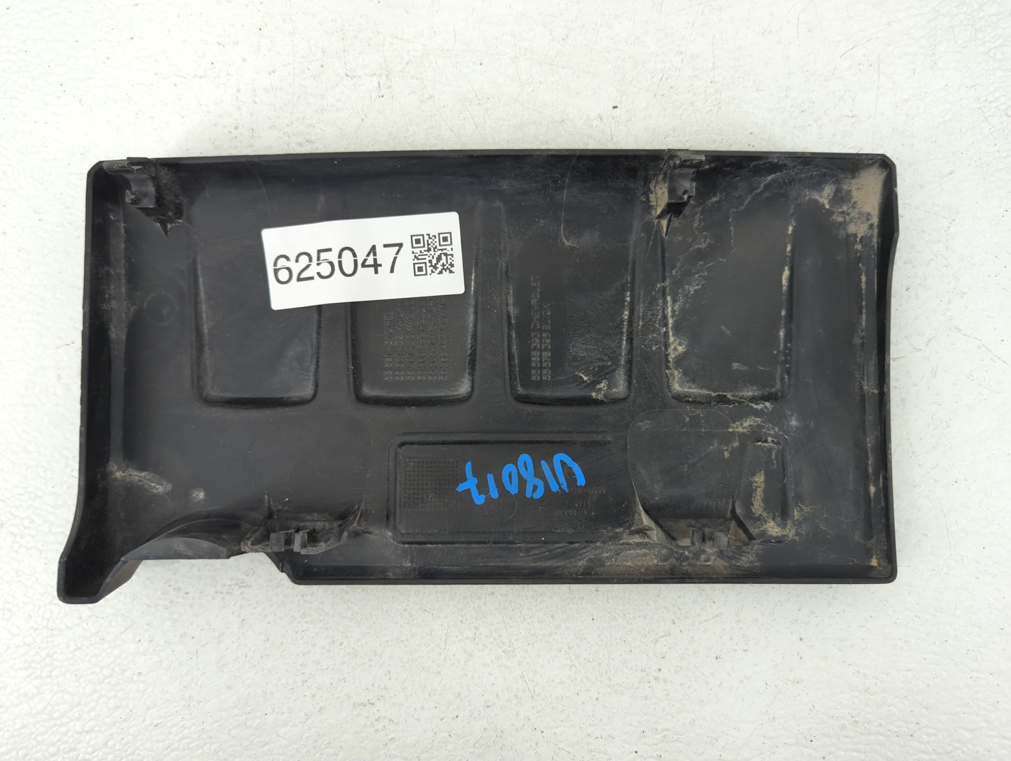 2014 Chevrolet Cruze Engine Cover - Oemusedautoparts1.com