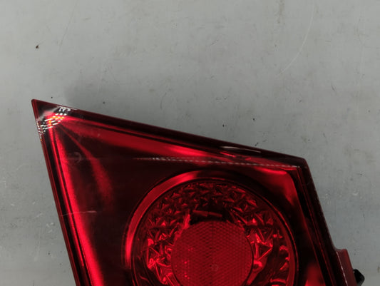 2011-2016 Chevrolet Cruze Tail Light Assembly Passenger Right OEM P/N:2T 11 1P GM 11-6357-00-CA Fits OEM Used Auto Parts