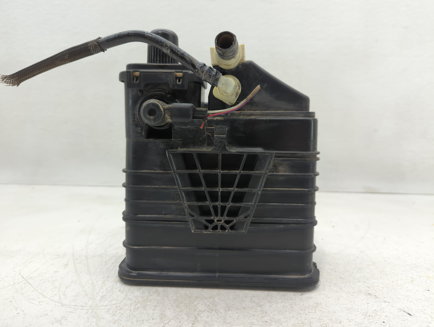 2014 Chevrolet Cruze Fuel Vapor Charcoal Canister 641452 - Oemusedautoparts1.com