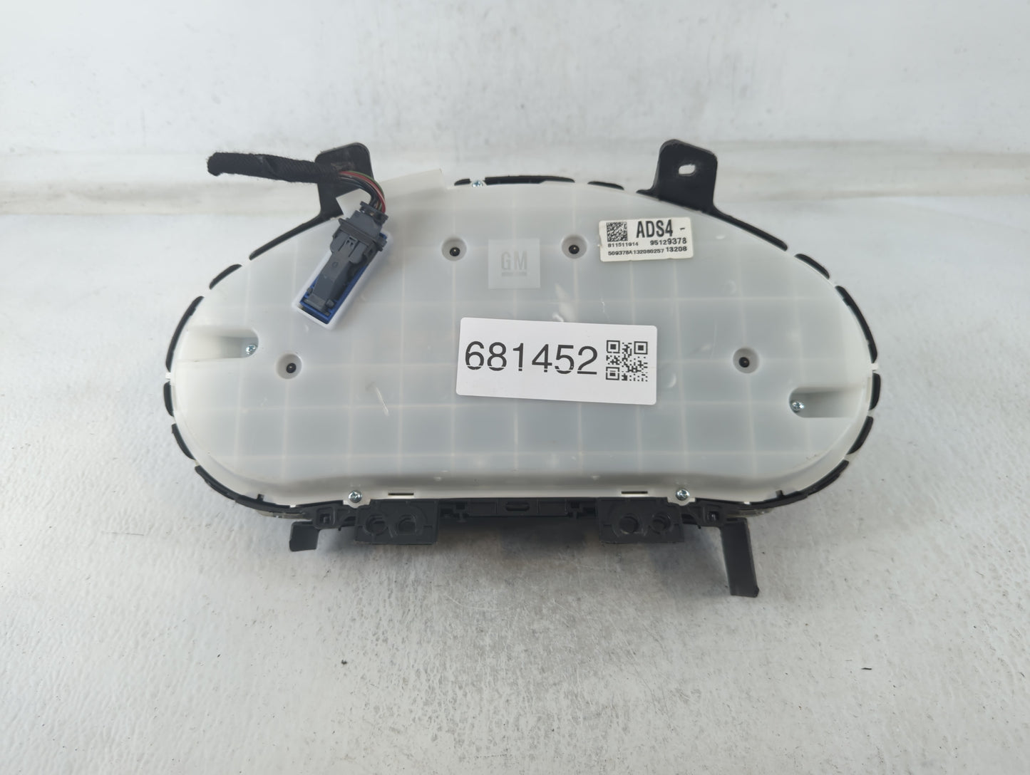 2013-2014 Chevrolet Cruze Instrument Cluster Speedometer Gauges P/N:811511914 95129378 Fits Fits 2013 2014 OEM Used Auto Par