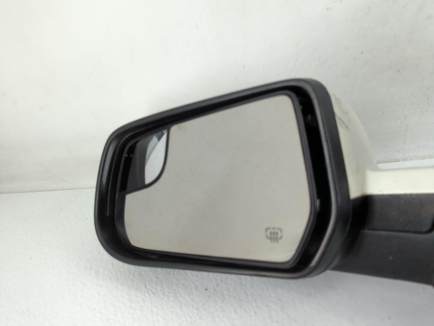 2011-2014 Chevrolet Equinox Driver Side View Mirror - Left Door Mirror OEM Used - Oemusedautoparts1.com