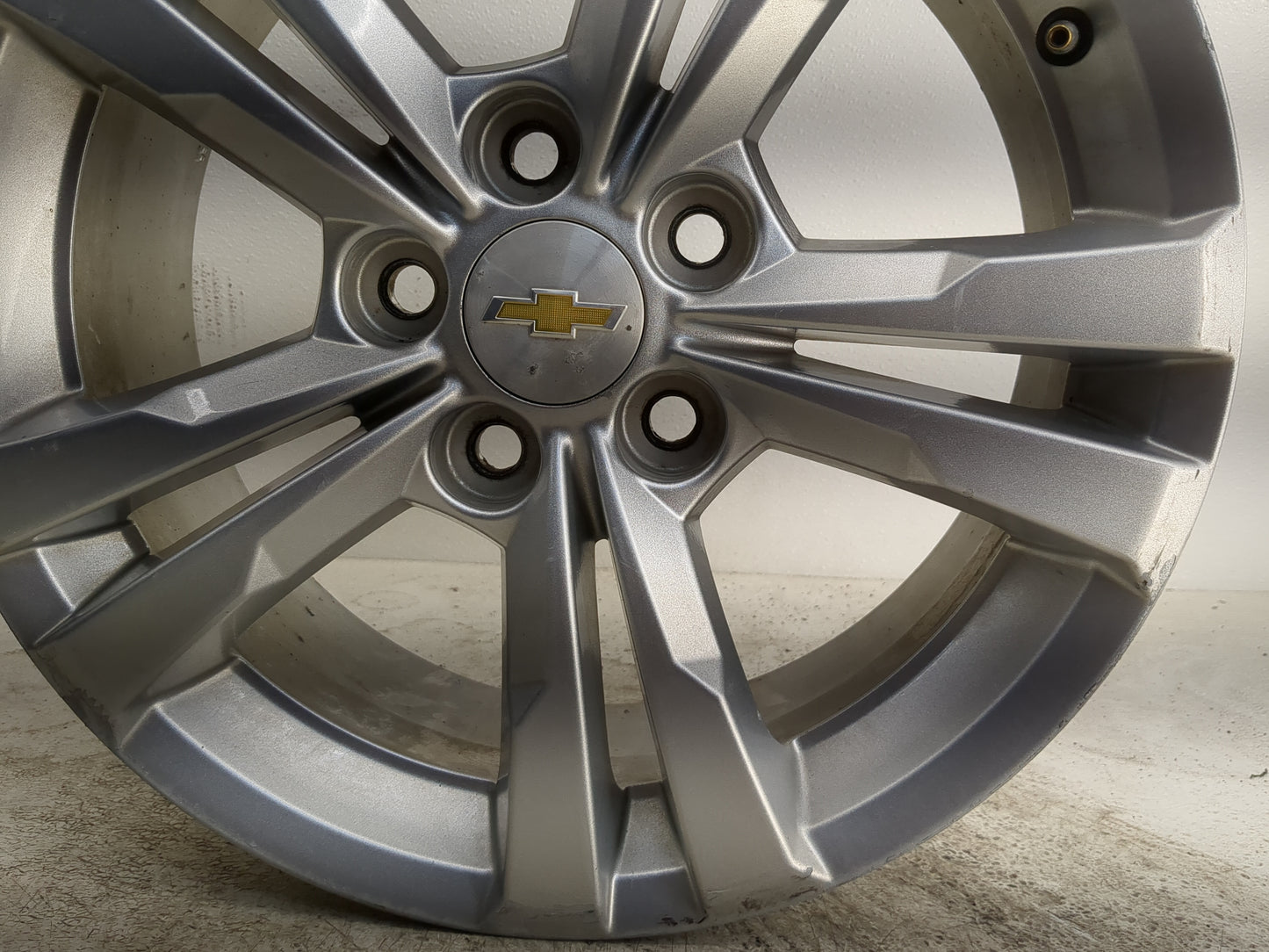 2010-2017 Chevrolet Equinox Oem Wheel Rim 1253288 - Oemusedautoparts1.com