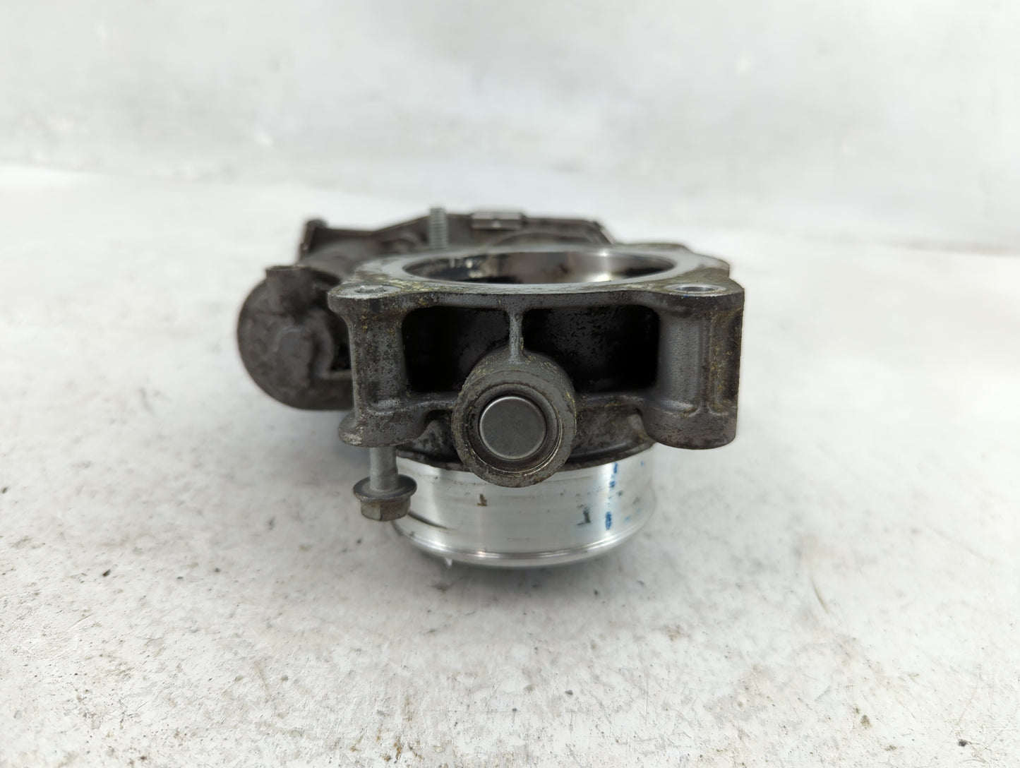 2012-2015 Chevrolet Equinox Throttle Body P/N:12632101CA Fits Fits 2012 2013 2014 2015 OEM Used Auto Parts - Oemusedautopart