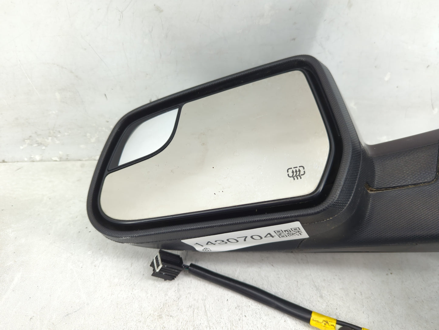 2011-2014 Chevrolet Equinox Driver Side View Mirror - Left Door Mirror OEM Used - Oemusedautoparts1.com