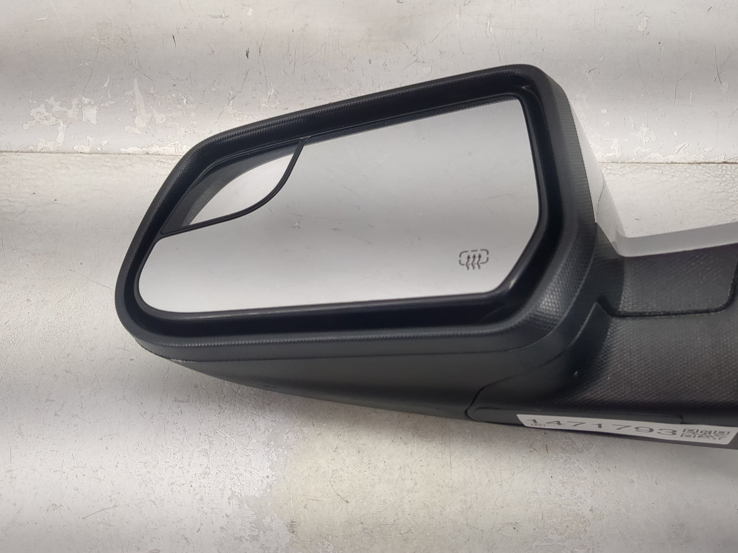 2011-2014 Chevrolet Equinox Driver Side View Mirror - Left Door Mirror OEM Used - Oemusedautoparts1.com
