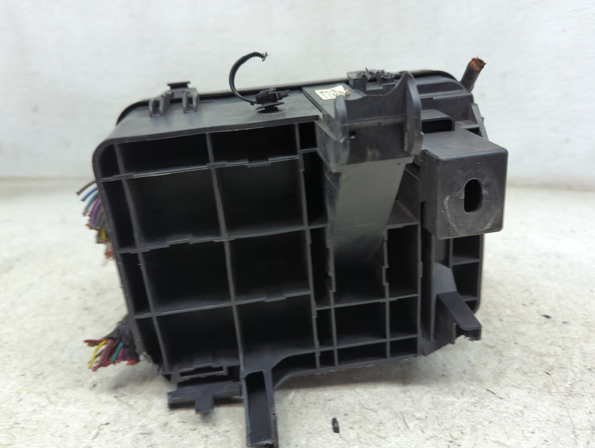 2013-2016 Chevrolet Equinox Fusebox Fuse Box Panel Relay Module P/N:22929763 Fits Fits 2013 2014 2015 2016 OEM Used Auto Par