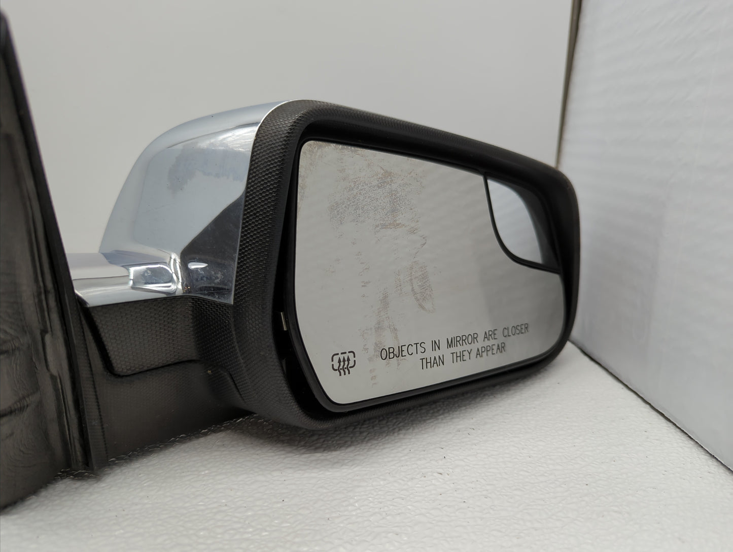 2011-2013 Chevrolet Equinox Passenger Side View Mirror - Right Door Mirror OEM Used - Oemusedautoparts1.com