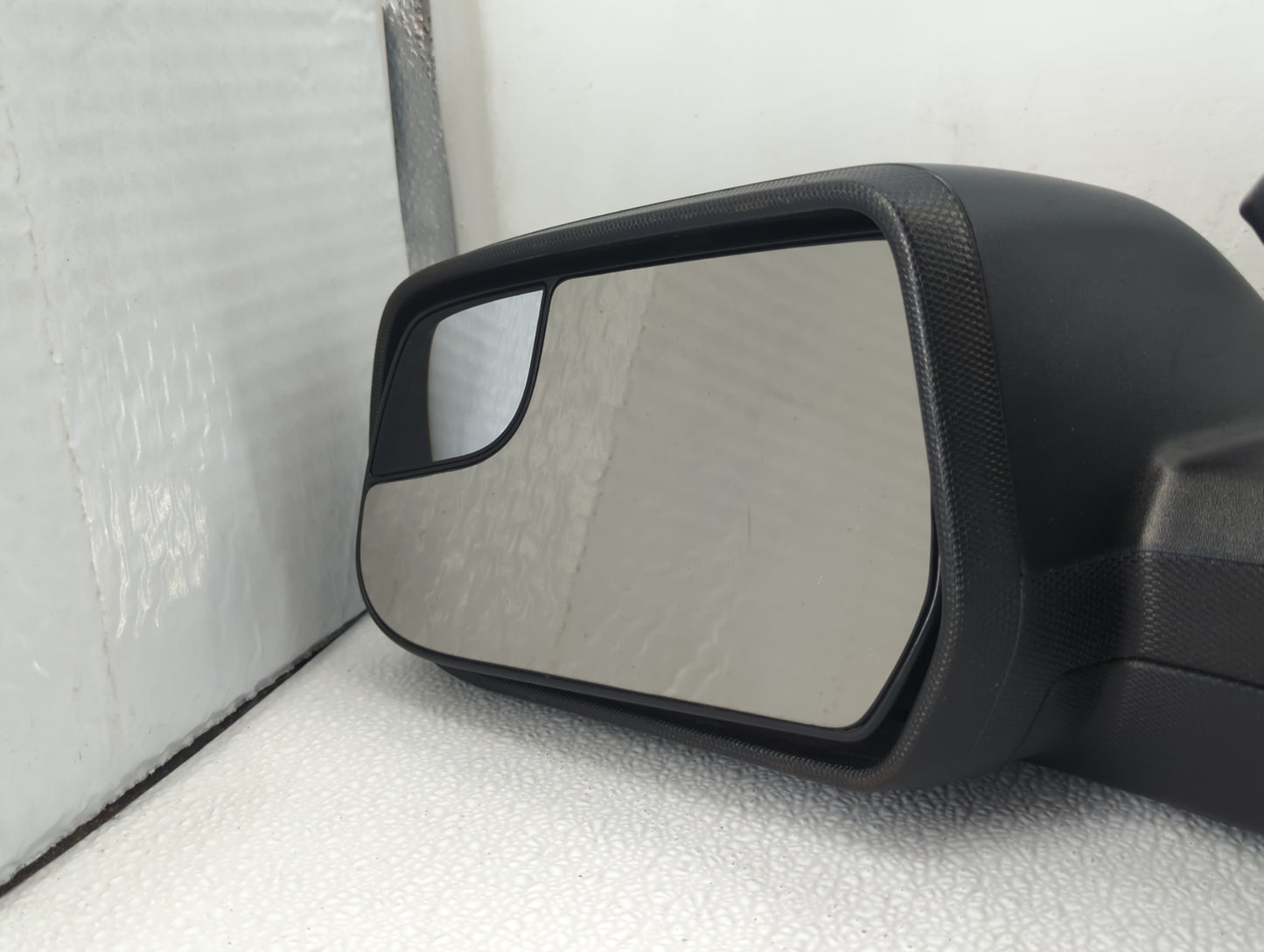 2012-2014 Chevrolet Equinox Driver Side View Mirror - Left Door Mirror OEM Used - Oemusedautoparts1.com