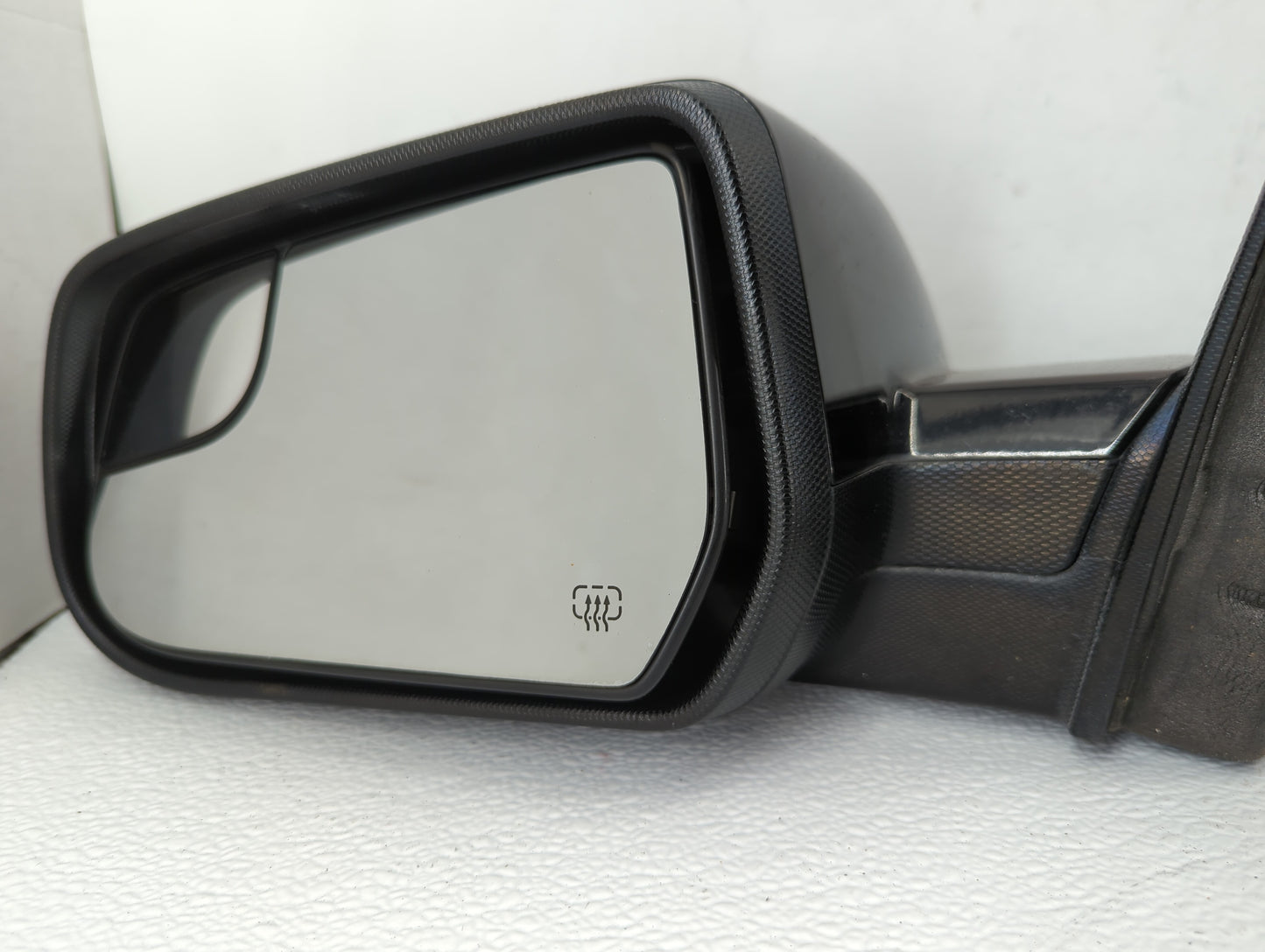 2011-2014 Chevrolet Equinox Driver Side View Mirror - Left Door Mirror OEM Used - Oemusedautoparts1.com