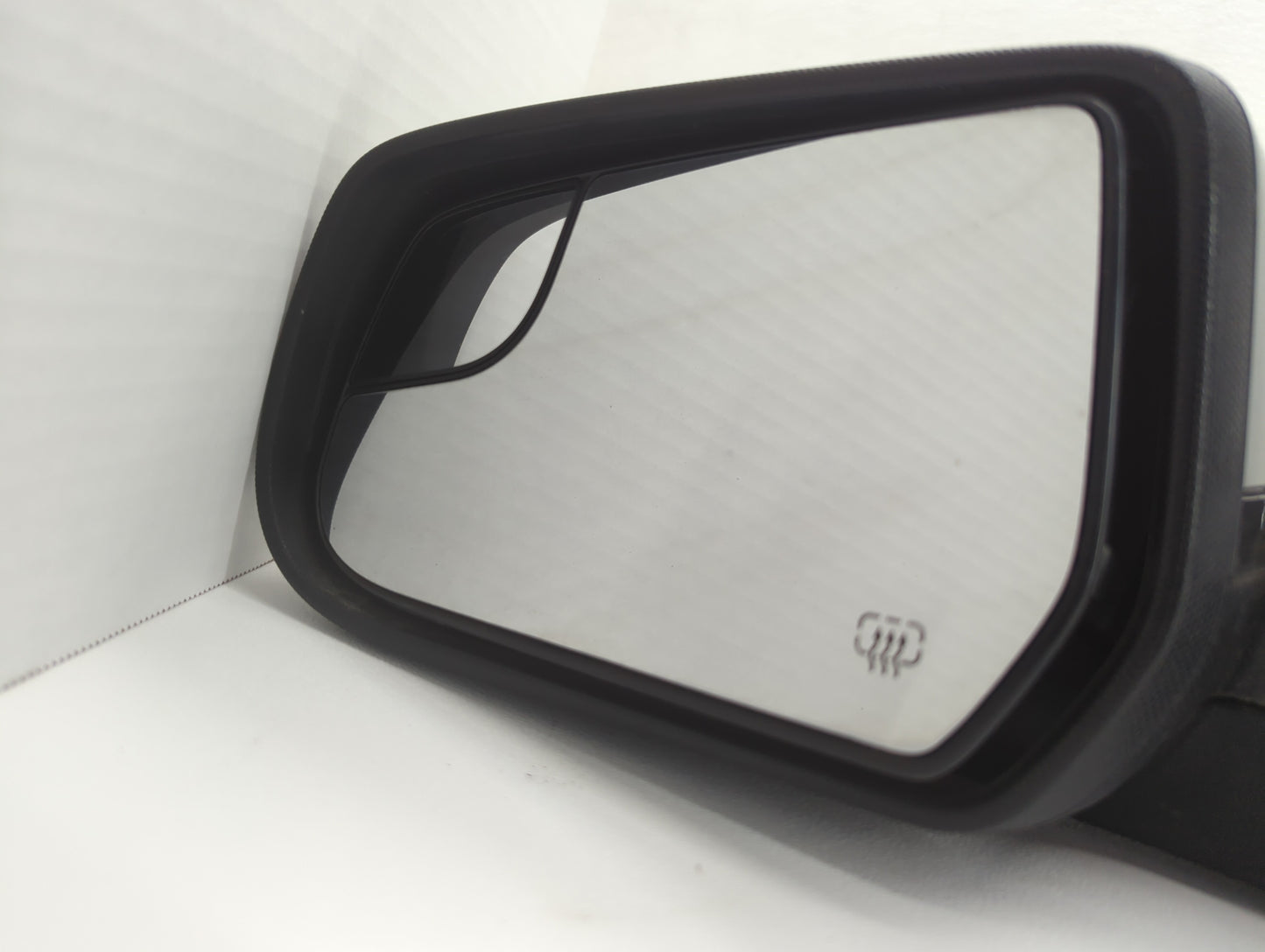 2011-2014 Chevrolet Equinox Driver Side View Mirror - Left Door Mirror OEM Used - Oemusedautoparts1.com
