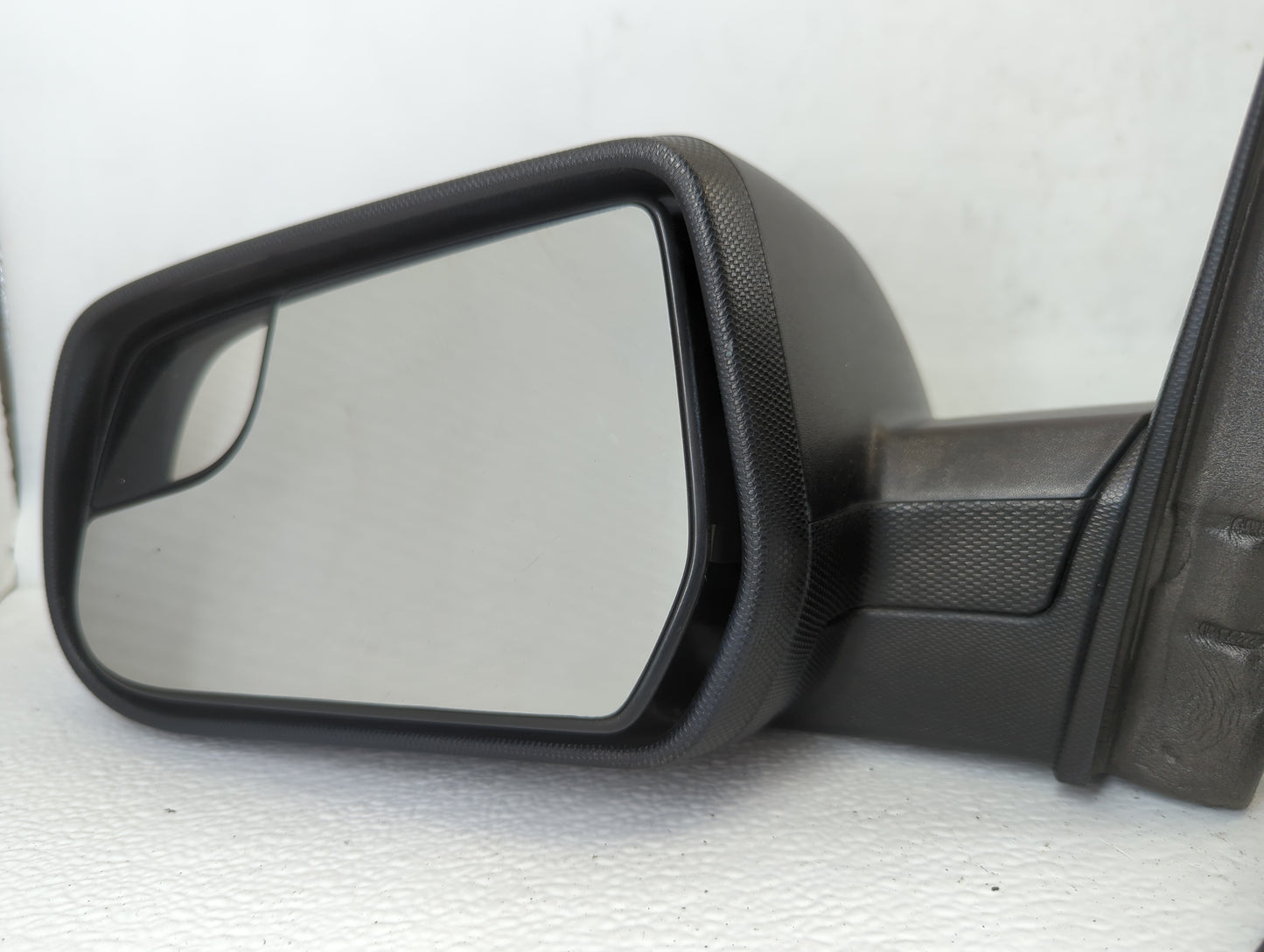2012-2014 Chevrolet Equinox Driver Side View Mirror - Left Door Mirror OEM Used - Oemusedautoparts1.com