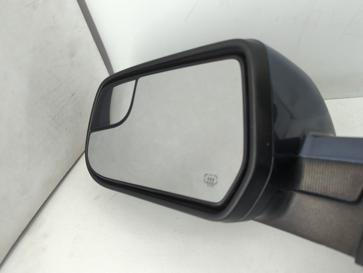 2011-2014 Chevrolet Equinox Driver Side View Mirror - Left Door Mirror OEM Used - Oemusedautoparts1.com