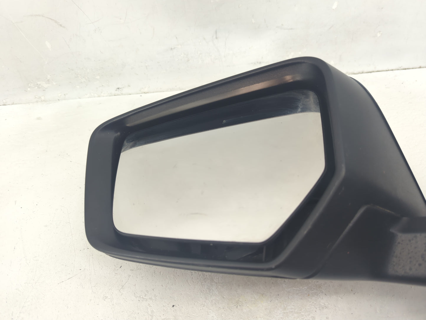 2014-2015 Chevrolet Impala Driver Side View Mirror - Left Door Mirror OEM Used - Oemusedautoparts1.com