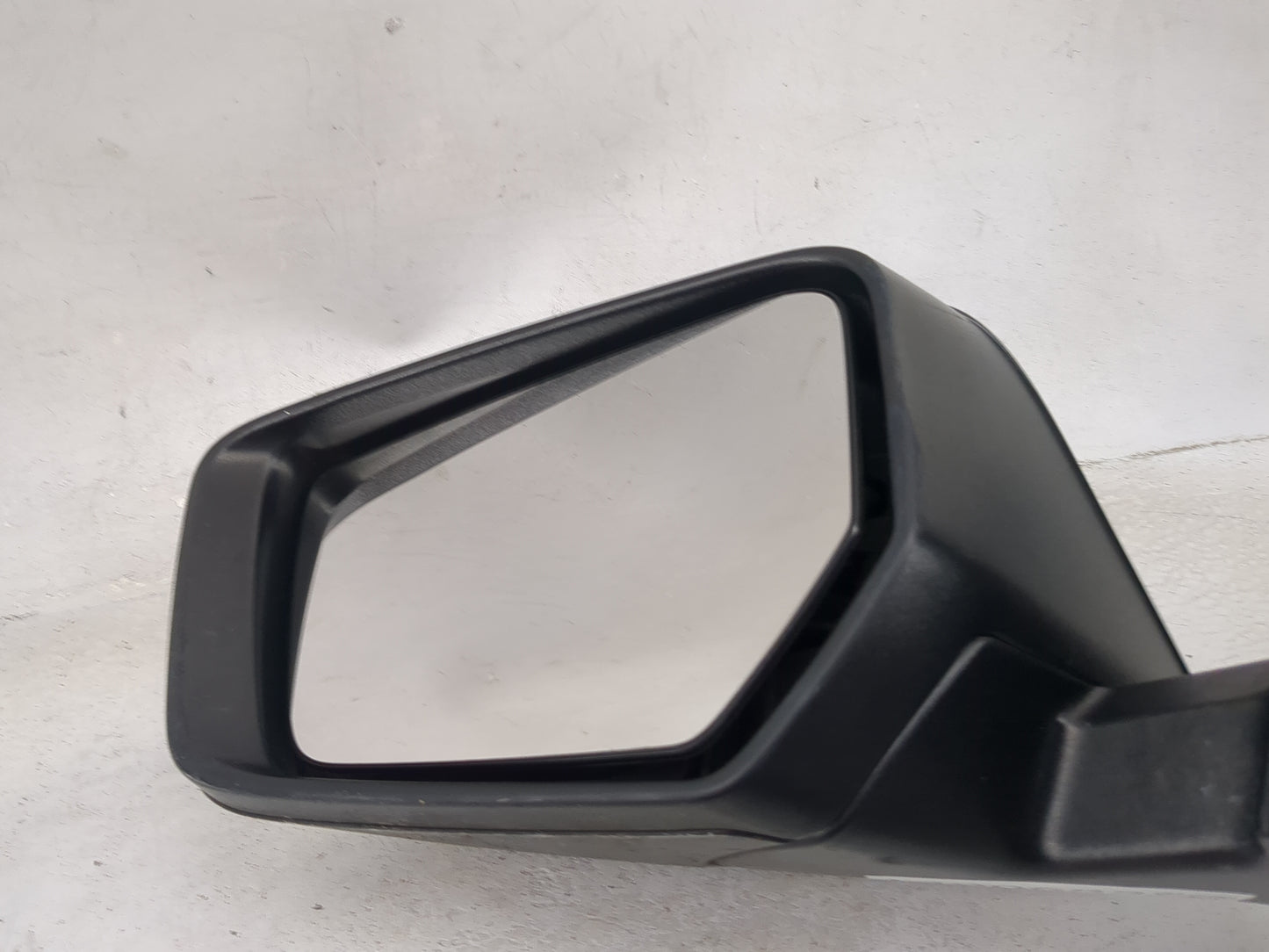 2016-2020 Chevrolet Impala Passenger Side View Mirror - Right Door Mirror OEM Used - Oemusedautoparts1.com