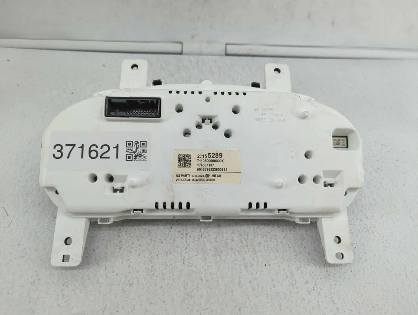 2014-2015 Chevrolet Impala Instrument Cluster Speedometer Gauges P/N:23143830 23155289 Fits Fits 2014 2015 OEM Used Auto Par