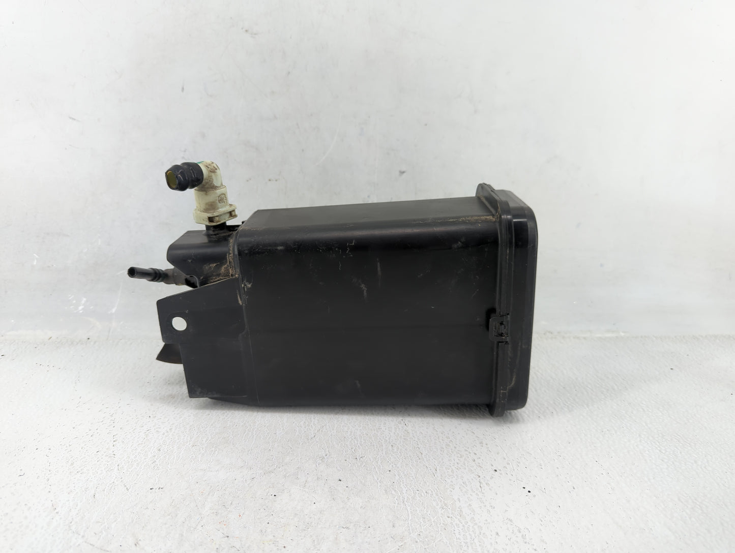 2014 Chevrolet Impala Fuel Vapor Charcoal Canister 611162 - Oemusedautoparts1.com