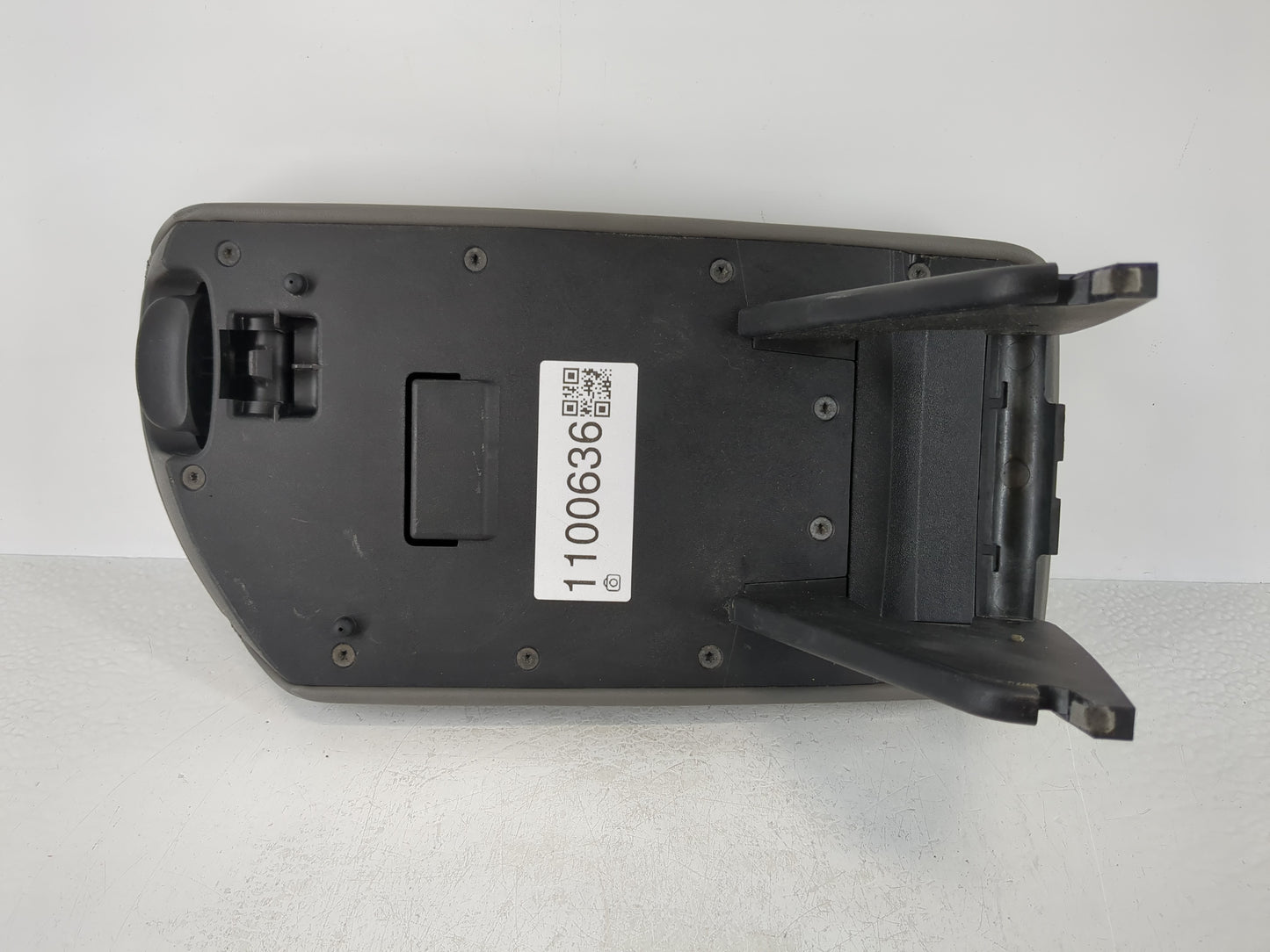 2014 Chevrolet Malibu Center Console Armrest Cover Lid Fits OEM Used Auto Parts - Oemusedautoparts1.com