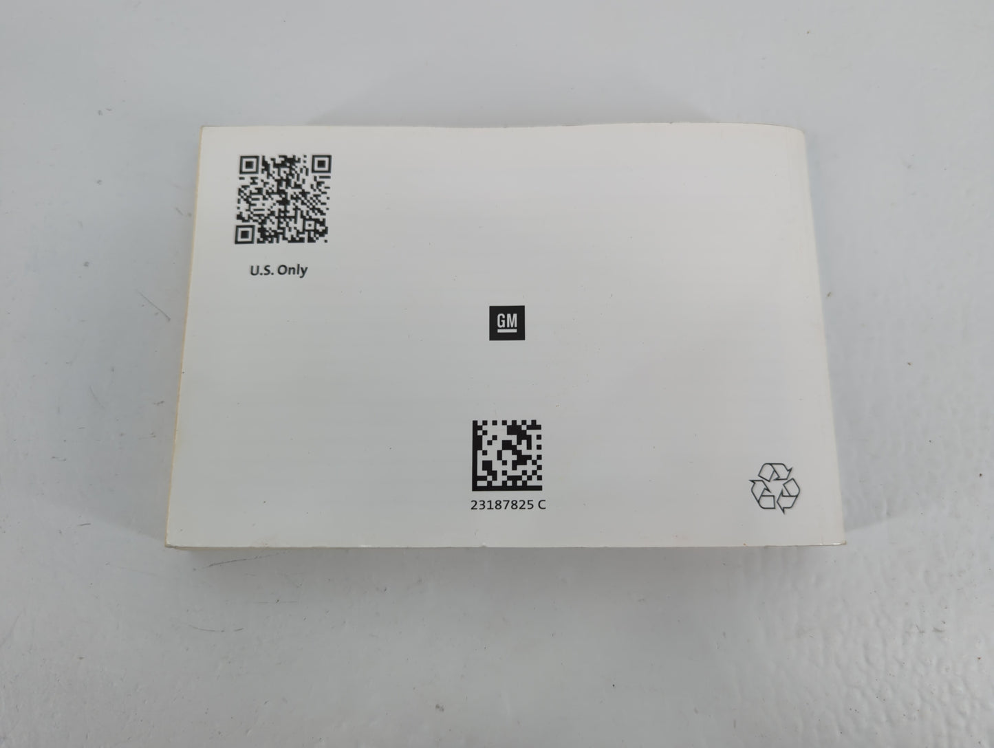 2014 Chevrolet Silverado Owners Manual Book Guide P/N:23187825 C OEM Used Auto Parts - Oemusedautoparts1.com