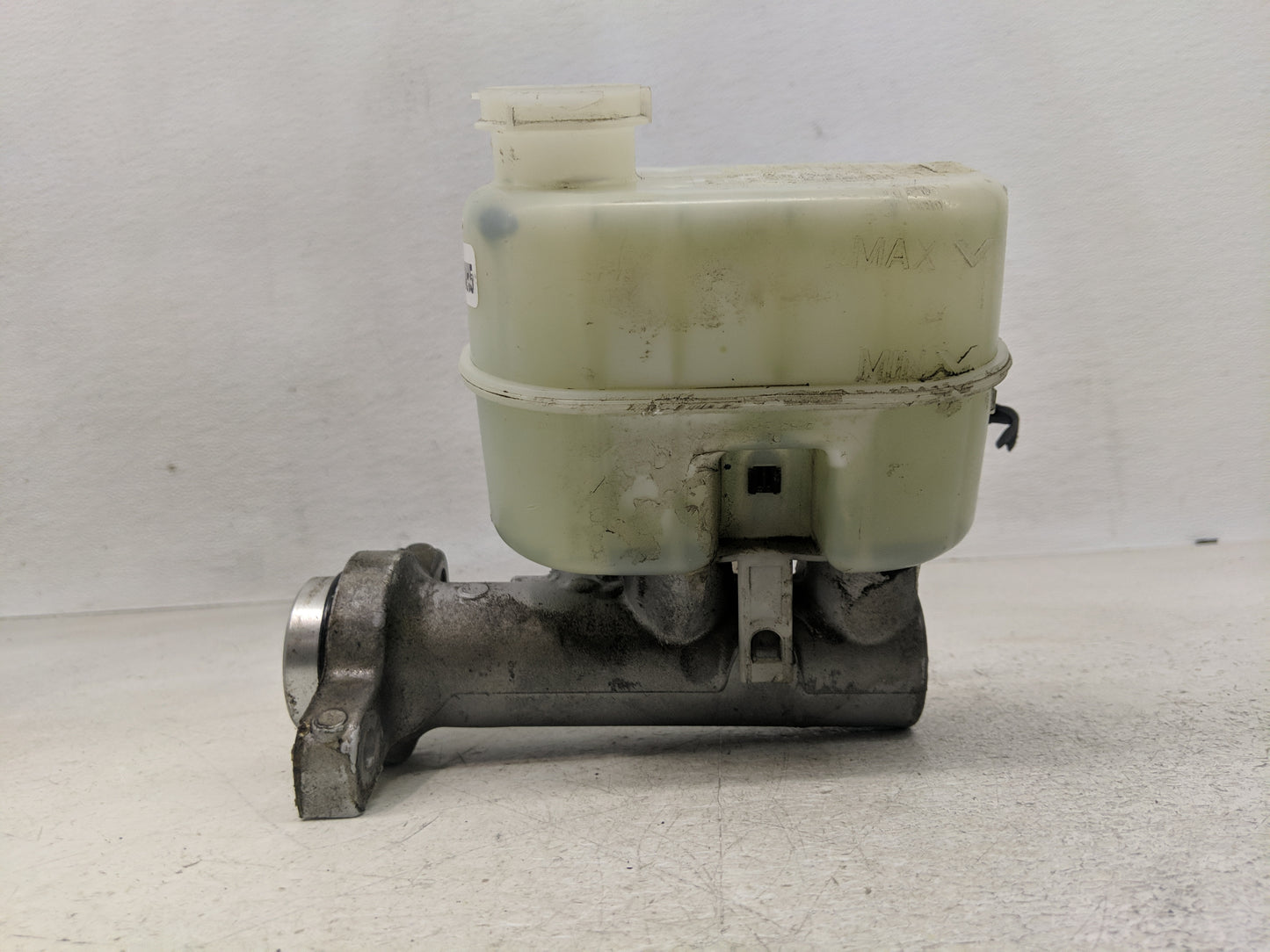 2014-2019 Chevrolet Silverado 1500 Brake Master Cylinder 1312082 - Oemusedautoparts1.com