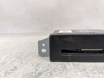 2014 Chevrolet Silverado 1500 Radio AM FM Cd Player Receiver Replacement P/N:13590747 Fits Fits 2013 2015 OEM Used Auto Parts