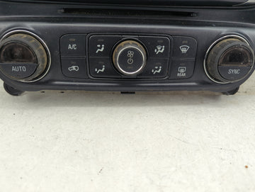 2014-2015 Chevrolet Silverado 1500 Radio AM FM Cd Player Receiver Replacement P/N:23176312 23176290, 23168163 Fits Fits 2014 2015 OEM Used Auto Parts
