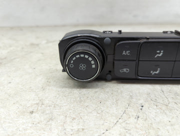 2014 Chevrolet Silverado 1500 Climate Control Module Temperature AC/Heater Replacement P/N:23168150 Fits OEM Used Auto Parts