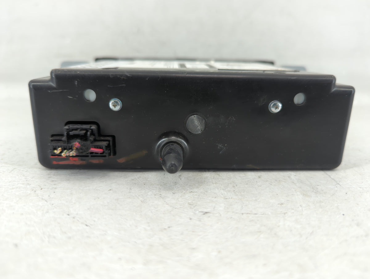 2014-2014 Chevrolet Silverado 1500 Am Fm Cd Player Radio Receiver 582882 - Oemusedautoparts1.com