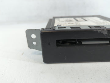 2014 Chevrolet Silverado 1500 Radio AM FM Cd Player Receiver Replacement P/N:13590747 Fits Fits 2013 2015 OEM Used Auto Parts