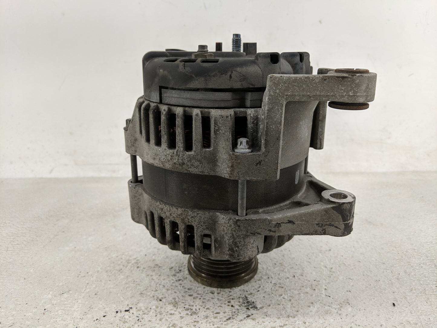 2012-2018 Chevrolet Sonic Alternator Replacement Generator Charging Assembly Engine OEM P/N:13579666 Fits OEM Used Auto Part