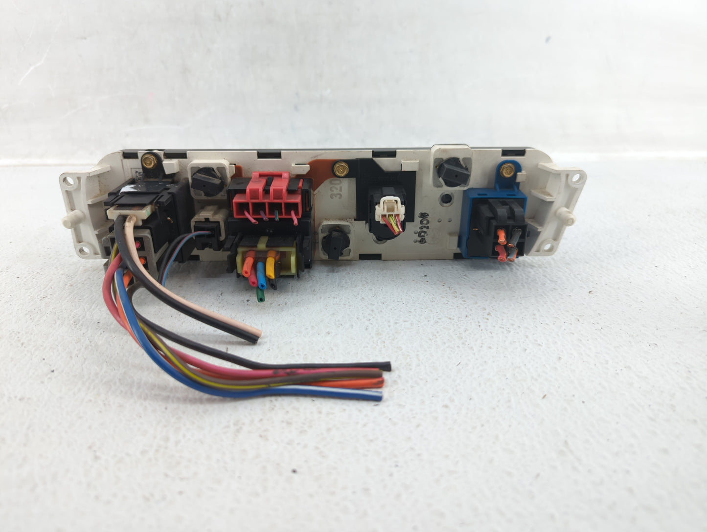 2013-2014 Chevrolet Sonic Climate Control Module Temperature AC/Heater Replacement Fits Fits 2013 2014 OEM Used Auto Parts -